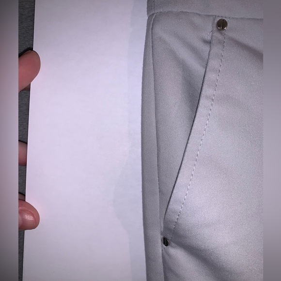 Jones New York light gray Signature dress pants size 10 - Picture 4 of 4